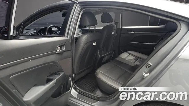 Hyundai Avante 2017 thumb 12
