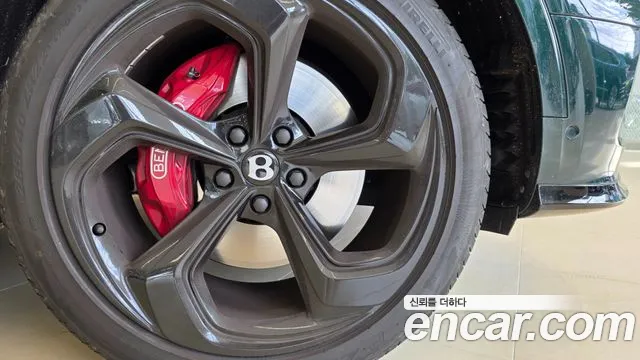 Bentley Bentayga 2024 thumb 3