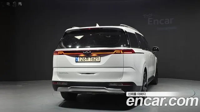 Kia Carnival 2021 thumb 4