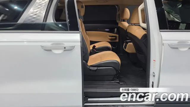 Kia Carnival 2021 thumb 12