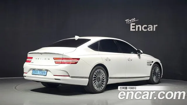 Genesis G80 2022 thumb 2