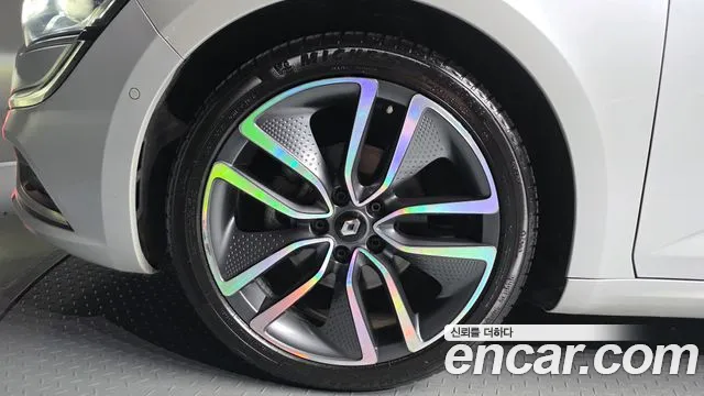 Renault-KoreaSamsung Megane 2016 thumb 4