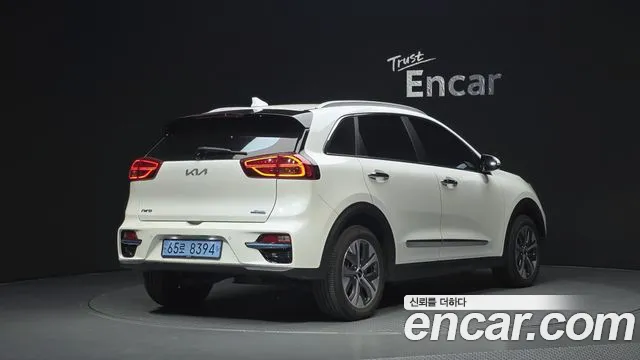 Kia Niro 2021 thumb 2