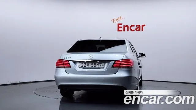 Mercedes-Benz E-Класс 2014 thumb 4