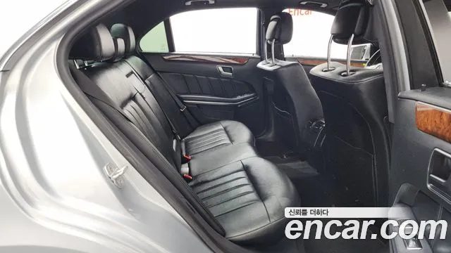 Mercedes-Benz E-Класс 2014 thumb 12