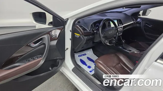 Hyundai Aslan 2015 thumb 10