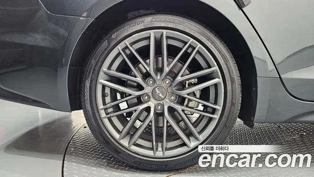 Genesis G70 2018 thumb 5