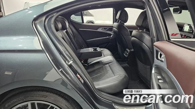 Genesis G70 2018 thumb 11