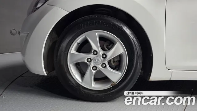 Hyundai Avante 2011 thumb 5