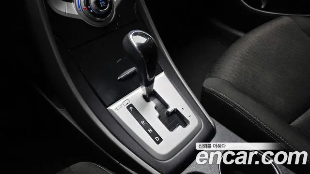 Hyundai Avante 2011 thumb 9