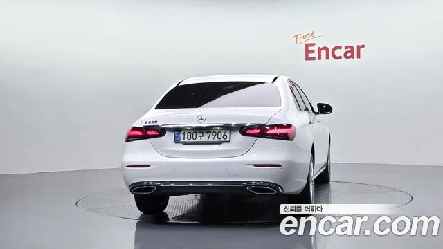 Mercedes-Benz E-Класс 2022 thumb 4