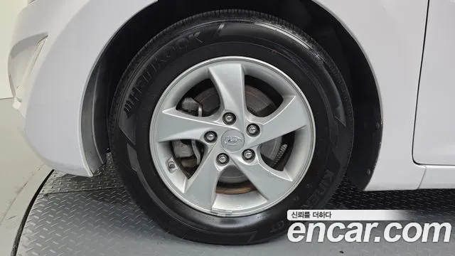 Hyundai Avante 2015 thumb 5