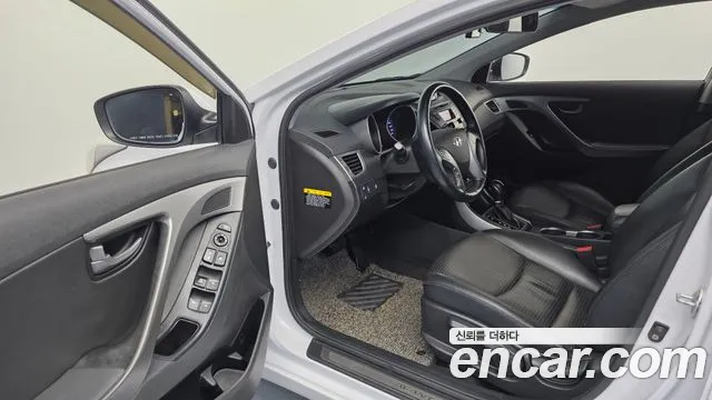 Hyundai Avante 2015 thumb 10
