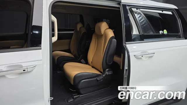 Kia Carnival 2023 thumb 11