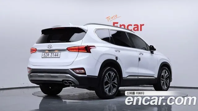 Hyundai Santa Fe 2018 thumb 2