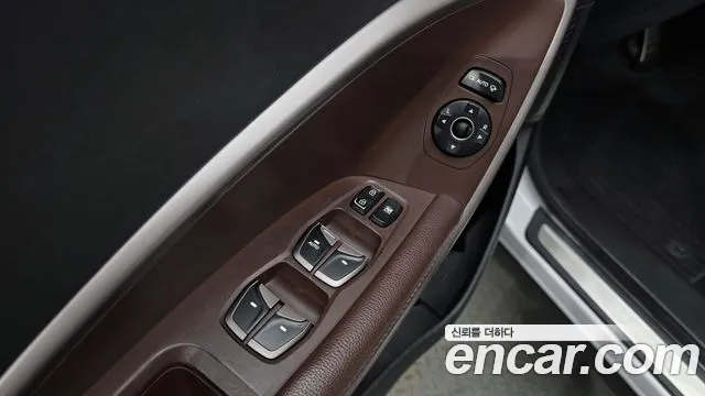 Hyundai Santa Fe 2016 thumb 12