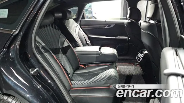 Genesis G80 2022 thumb 10