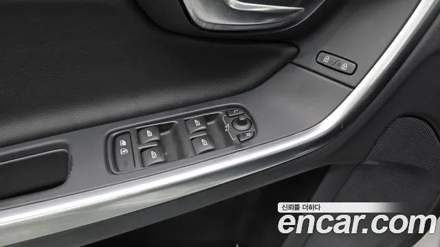 Volvo S60 2014 thumb 12