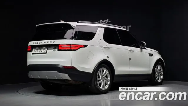 Land Rover Discovery 2019 thumb 2