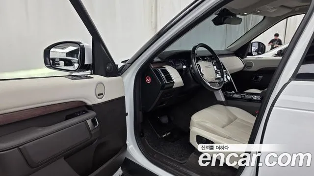 Land Rover Discovery 2019 thumb 10