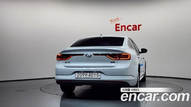 Renault-KoreaSamsung Megane 2018 thumb 4