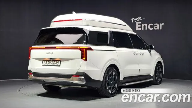 Kia Carnival 2024 thumb 2