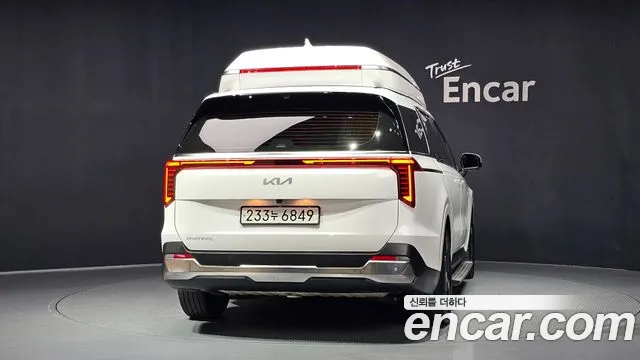 Kia Carnival 2024 thumb 4