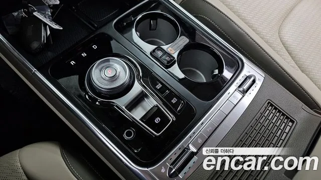 Kia Carnival 2024 thumb 9