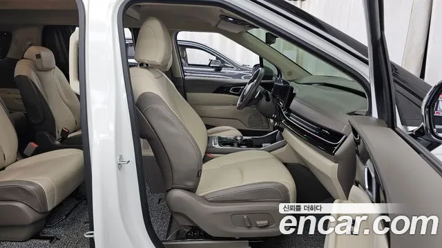 Kia Carnival 2024 thumb 11