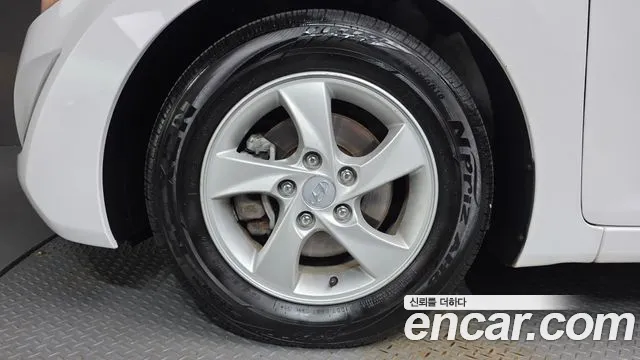 Hyundai Avante 2013 thumb 5