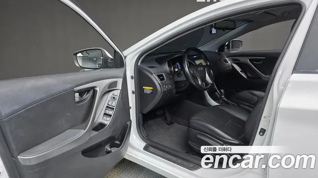 Hyundai Avante 2013 thumb 10