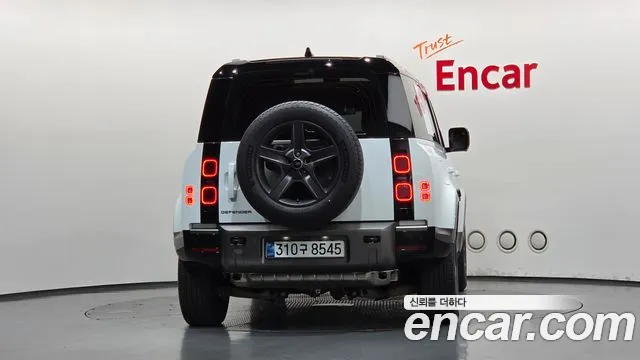 Land Rover Defender 2025 thumb 4