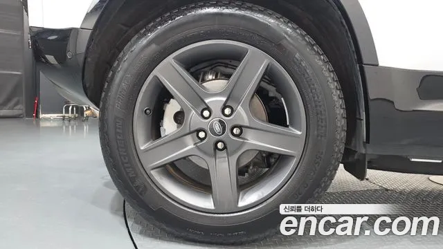 Land Rover Defender 2025 thumb 5
