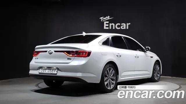 Renault-KoreaSamsung Megane 2016 thumb 2