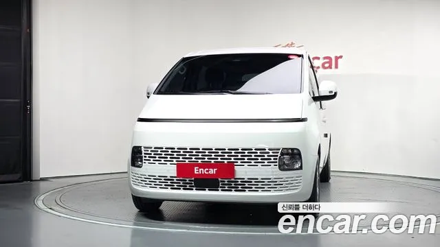 Hyundai Staria 2025 thumb 3