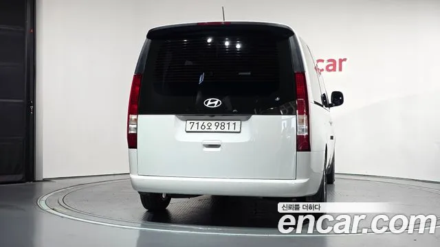 Hyundai Staria 2025 thumb 4