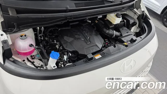 Hyundai Staria 2025 thumb 6