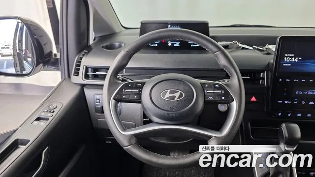 Hyundai Staria 2025 thumb 12