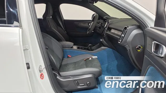 Volvo C40 2022 thumb 11