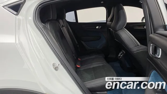 Volvo C40 2022 thumb 12