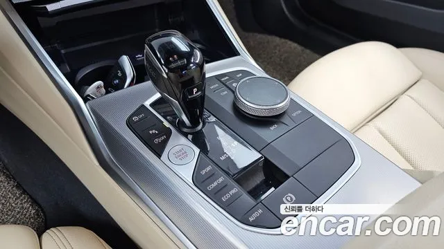 BMW 3-Series 2021 thumb 9