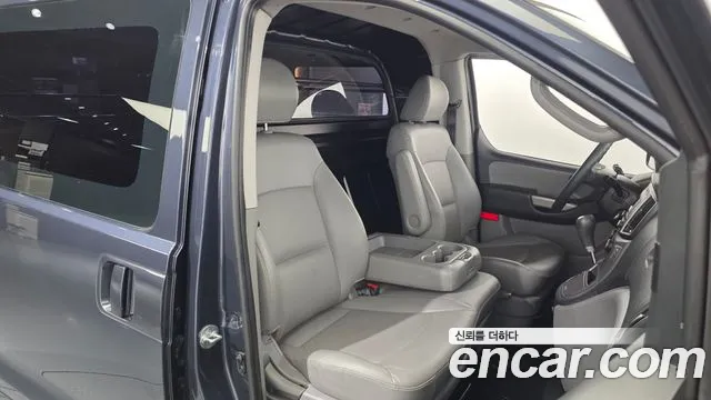 Hyundai Starex 2016 thumb 12