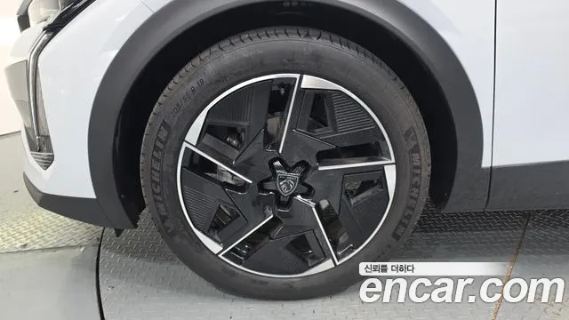 Peugeot 408 2025 thumb 4