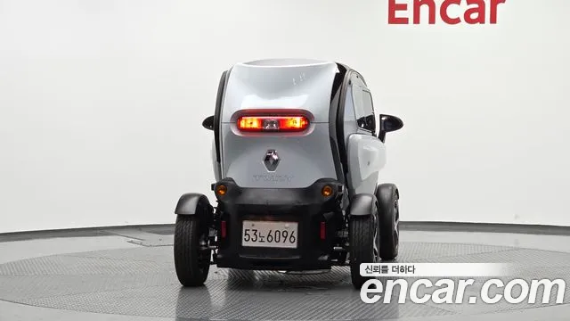 Renault-KoreaSamsung Twizy 2019 thumb 4
