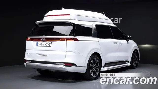 Kia Carnival 2023 thumb 2