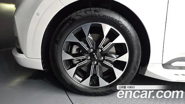 Kia Carnival 2023 thumb 5