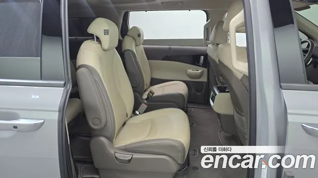 Kia Carnival 2024 thumb 10