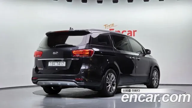 Kia Carnival 2018 thumb 2