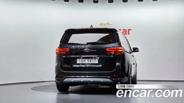 Kia Carnival 2018 thumb 4