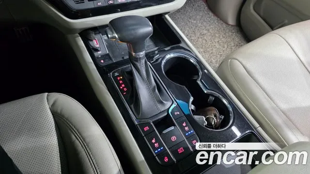 Kia Carnival 2018 thumb 9